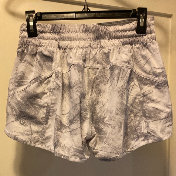 Lululemon Tracker short - Picture 1 of 5